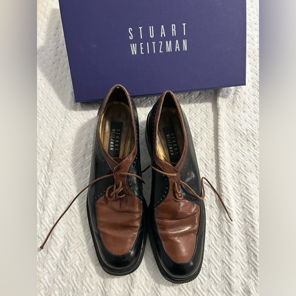Stuart Weitzman women’s Black and Brown Oxford Shoes - size 8